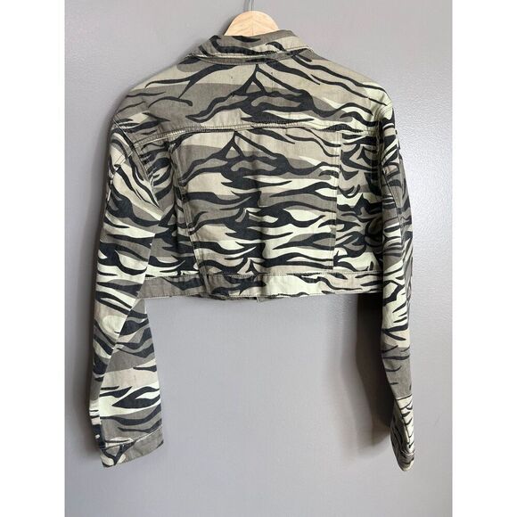 Fashion Nova camo tiger print cropped denim jacket medium edgy streetwear - Picture 2 of 6